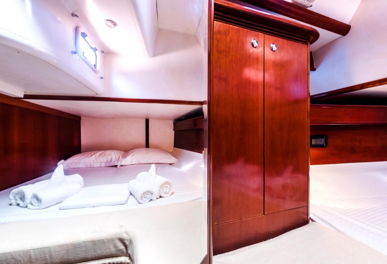 Boat Aiolis In The Athenian Riviera! Hotel en barco *